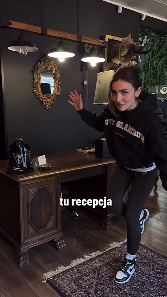 Tu pracujemy 💼
Z przymrużeniem oka nasza Ola ✨
Zapraszamy do studia 

📍ul. Solidarności 11/1, Kostrzyn nad Odrą 
📩 napisz wiadomość 
📞 728-329-423

#tattoo #tattooartis #tattooed #tupracujemy #tattoostudio