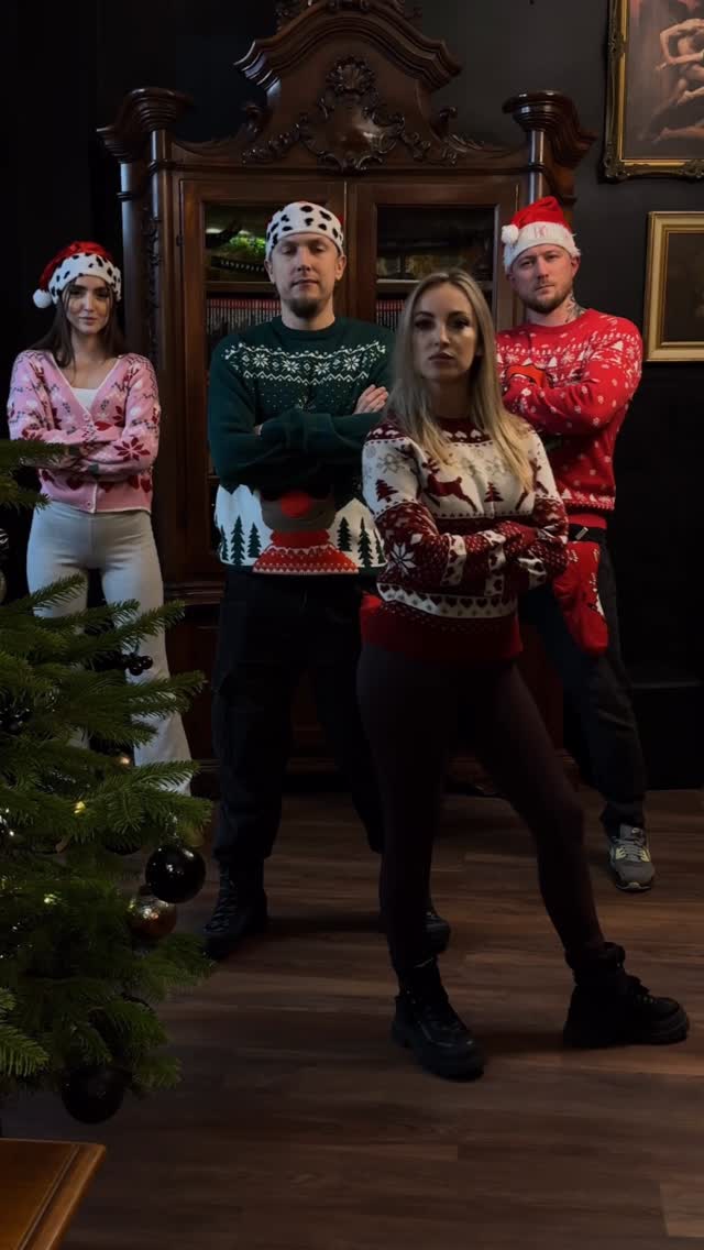 ✨ KONKURS 🎅✨

Masz ochotę na nowy tatuaż?
Masz pomysł, który chodzi za Tobą jak cień?
To zrób to. Serio, kto Ci zabroni?
Na pewno nie my! My tu tylko… ułatwiamy życie. I rozdawanie nagród 

Do wygrania:
🥇 2x vouchery 500 zł brutto
🥈 3x vouchery 200 zł brutto
🥉 4x zestawy upominkowe

ZASADY? Bardzo proste, żadnych ukrytych igieł

1️⃣ Zaobserwuj profile: @zabronmitattoostudio oraz @magdakoralska
2️⃣ W komentarzu zdradź: jaki tatuaż zrobił(a)byś jako następny 
3️⃣ (Opcjonalnie) Oznacz 3 osoby, które też nie słuchają, gdy im mówią „nie rób tego” zwiększysz swoje szanse 😉

⸻
⏳ Gramy od 9.12 do 21.12
🎄 22 grudnia ogłosimy komu już nikt nie zabroni przyjść po nagrodę.

Powodzenia 🤞😈🖤

Regulamin:
Konkurs ma charakter kreatywny i nie jest loterią. Organizatorem jest studio „zabroń mi.”
Udział mogą brać osoby pełnoletnie. Zwycięzcy zostaną wybrani na podstawie komentarza. Wyniki pojawią się 22.12 na profilu @zabronmitattoostudio. Nagrody dedykowane do konkursu: 2x voucher 500 zł, 3x voucher 200 zł, 4x zestawy upominkowe.

#dziary #rozdanie #konkurs #świątecznewibracje #mikolajnahawajach #reelspl #viralpl #kostrzynnadodra