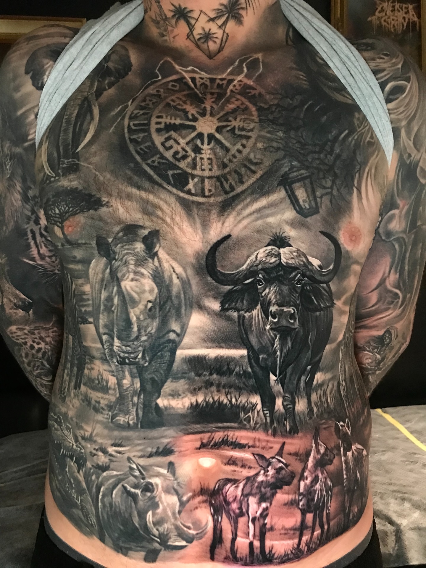 Safari in progress 🐘🐯🐅
Wykonanie @oleg_sitnikoff 

📍ul. Solidarności 11/1, Kostrzyn nad Odra
📩Napisz wiadomość 
📞728-329-423 

#tattoos #darktattoos #blackandgreytattoo #realistictattoos #inked